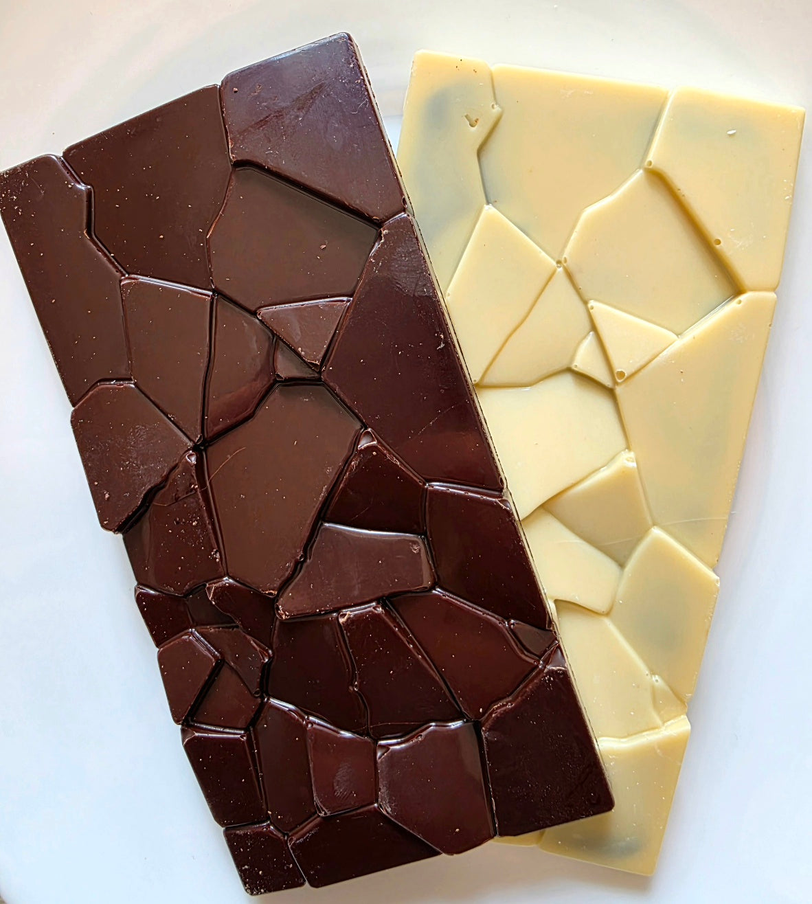 Tabulka bílé čokolády s krémovou náplní balsamického octa z třešní, 120 g