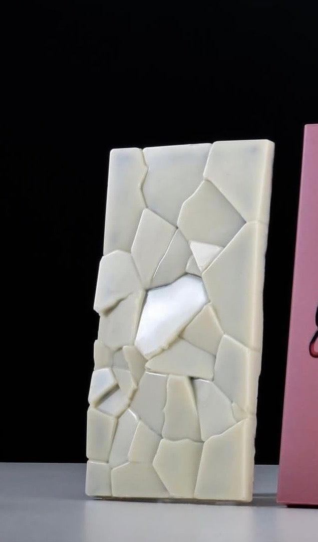 Tabulka bílé čokolády s krémovou náplní balsamického octa z třešní, 120 g